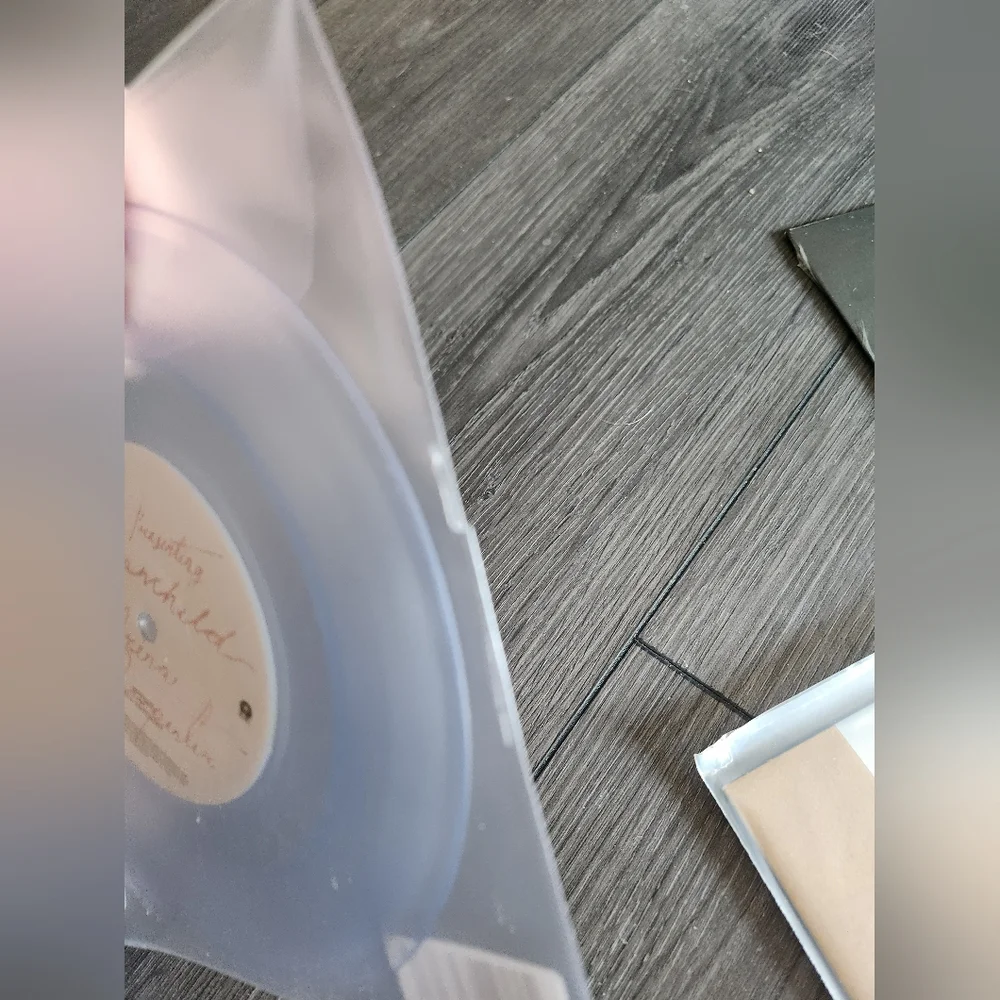 Taylor Swift, Sabrina Carpenter, and Charli XCX 7" Vinyl Lot - Open to Offers!! - Picture 4 of 6